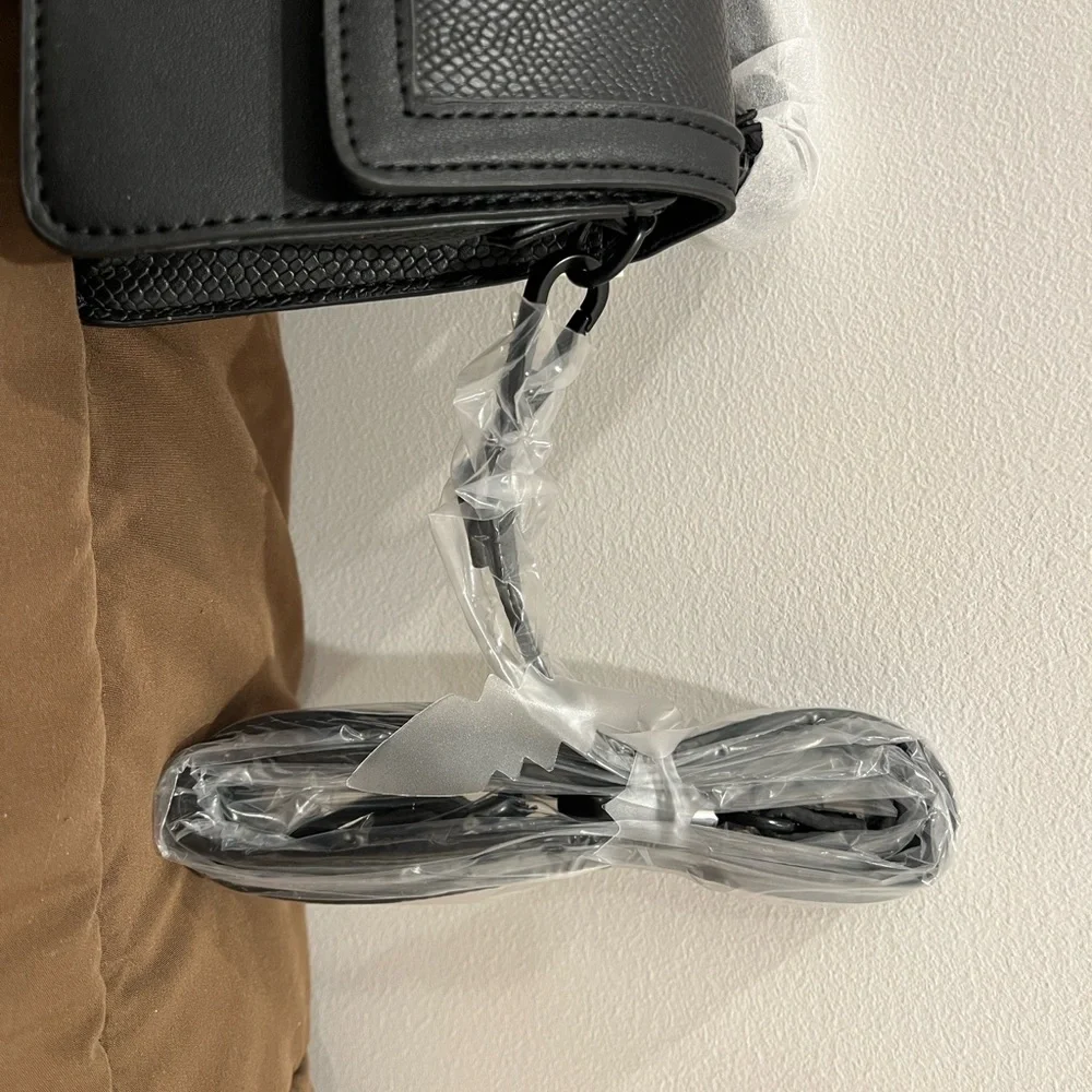 Nicole Miller NY Black Mini Clutch W/ Shoulder Strap NWT - Picture 7 of 14